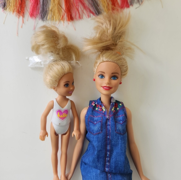 2 Barbies set, a girl and a Ken - Picture 3 of 4